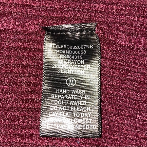 NWOT DEVOTION BY CYRUS Cowlneck Ribbed Tunic Sweater Sz Medium Burgundy Knit - Picture 10 of 10